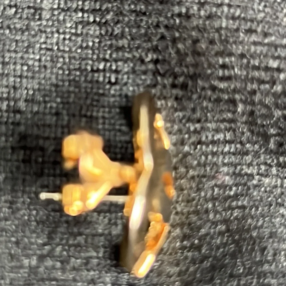 Lever Back Pierced Earrings - Picture 7 of 8